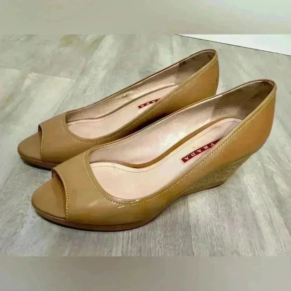 Prada Beige Patent Leather And Espadrille Peep Toe Wedge‎ Pumps Size 37.5 - Picture 1 of 13